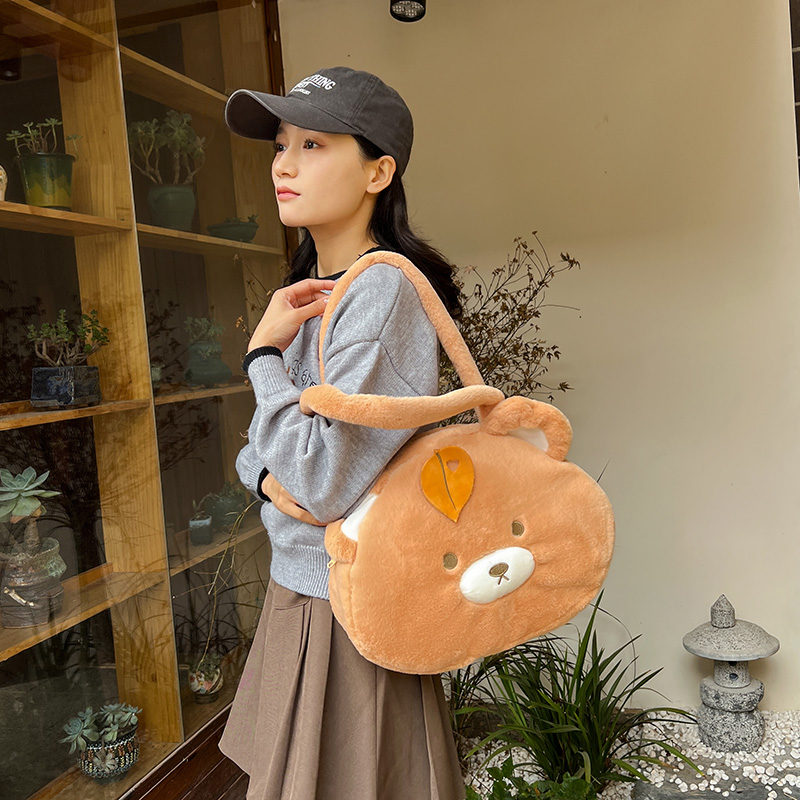 Women's Plush Little Bear Cute Oval Zipper Shoulder Bag Tote Bag display picture 4