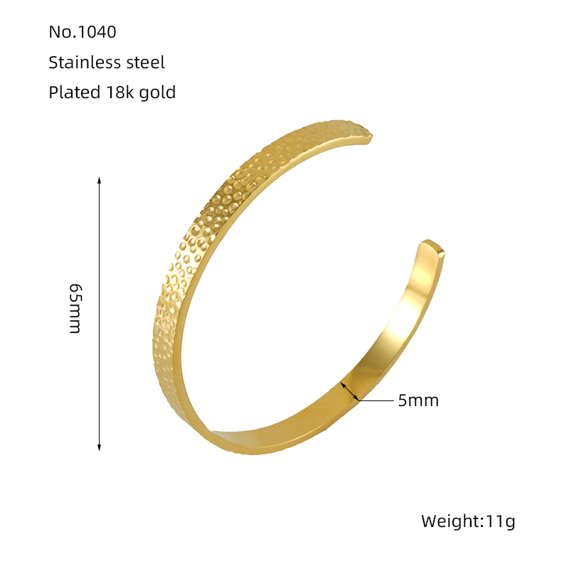 Simple Style Solid Color 304 Stainless Steel 18K Gold Plated Titanium Steel Cuff Bracelets Bangle In Bulk display picture 2