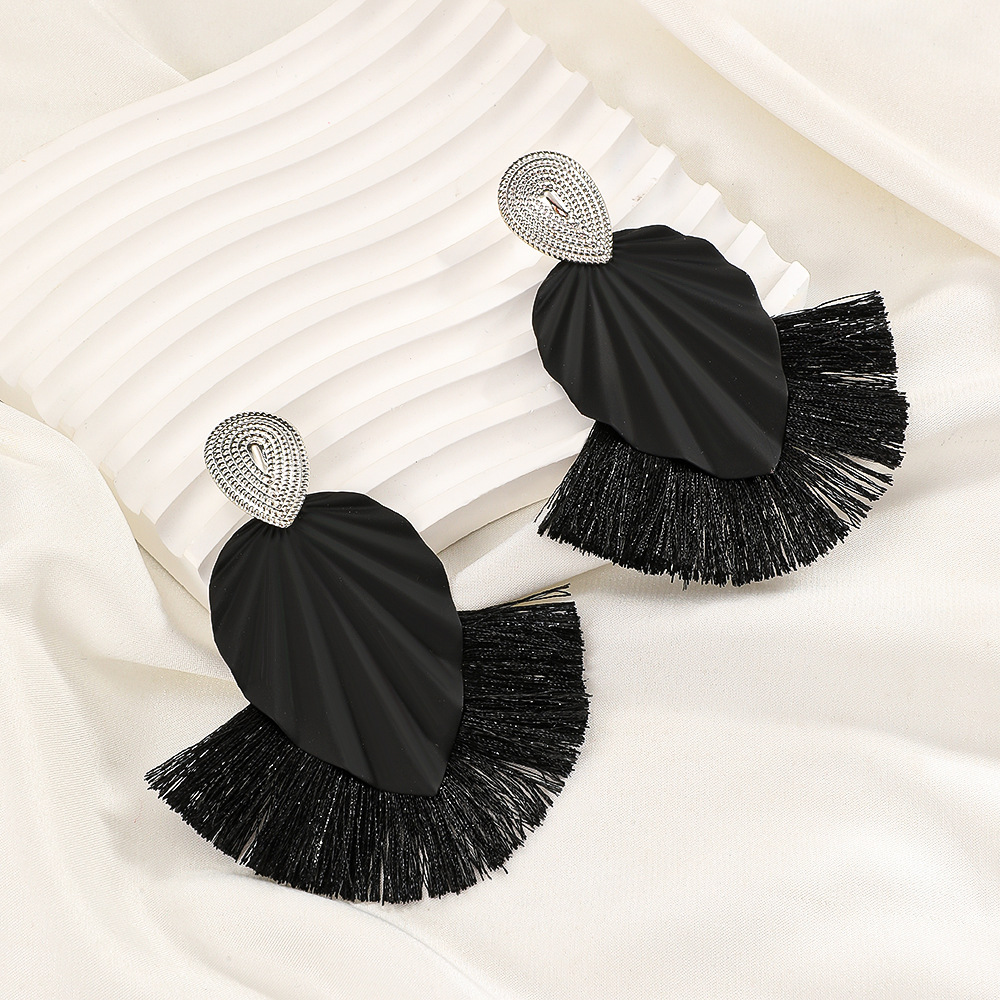 1 Pair Classical Simple Style Water Droplets Tassel Alloy Drop Earrings display picture 1