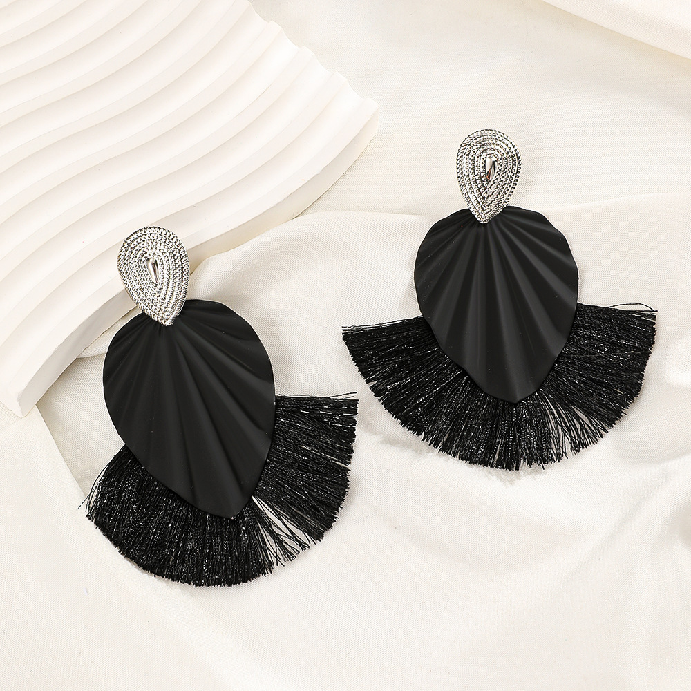 1 Pair Classical Simple Style Water Droplets Tassel Alloy Drop Earrings display picture 4