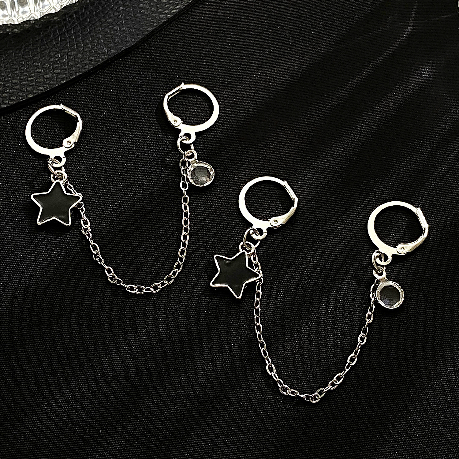 1 Pair Simple Style Pentagram Enamel Chain Inlay Alloy Rhinestones Earrings display picture 4