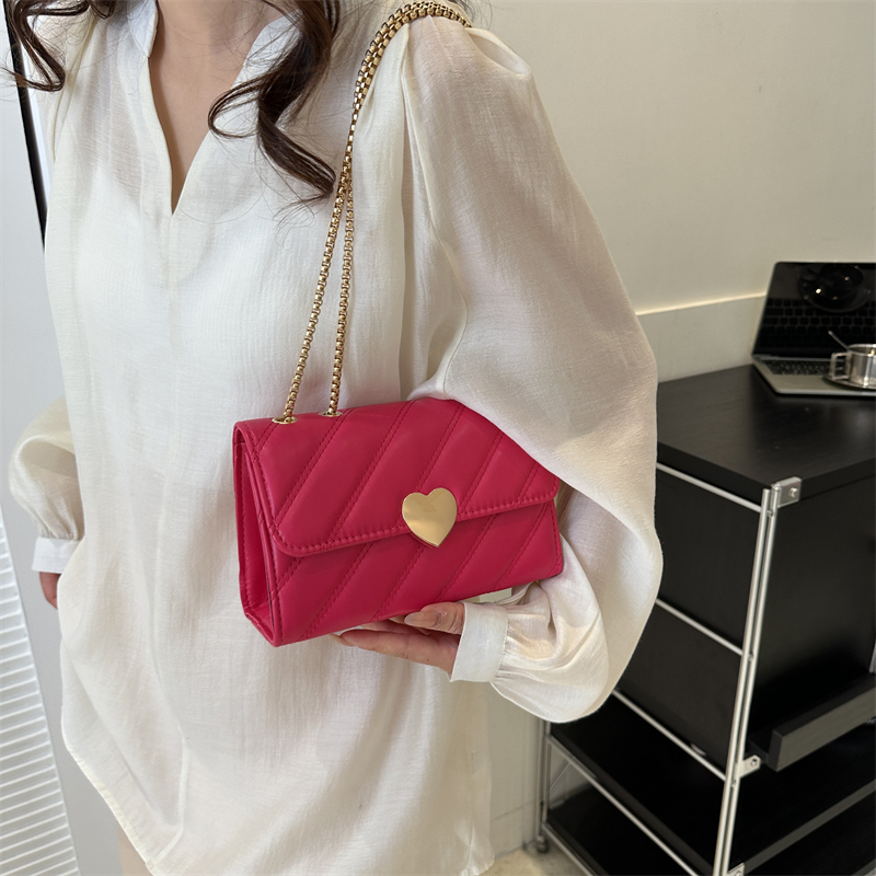 Women's Pu Leather Heart Shape Cute Vintage Style Square Flip Cover Shoulder Bag Crossbody Bag display picture 1