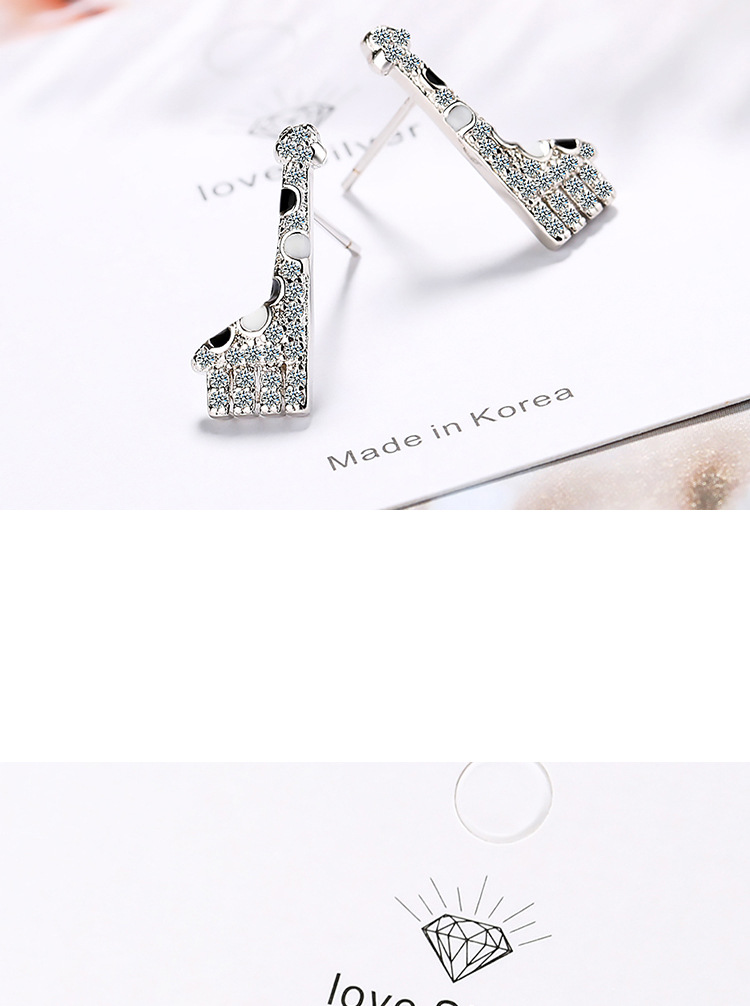 1 Pair Simple Style Giraffe Plating Inlay Copper Zircon White Gold Plated Ear Studs display picture 1
