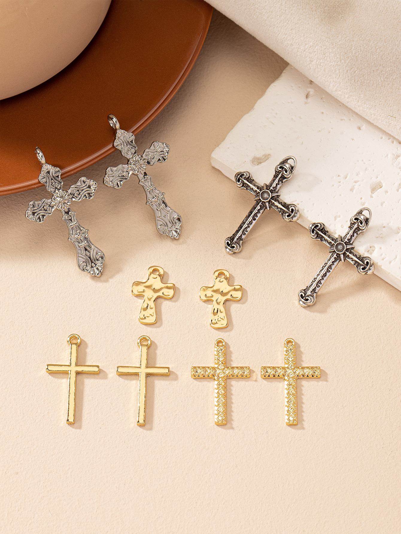 Retro Cool Style Cross Alloy Jewelry Accessories display picture 4