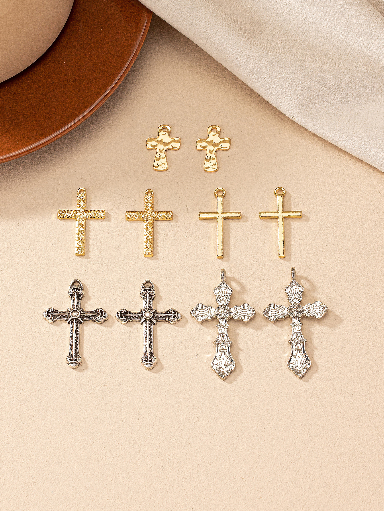 Retro Cool Style Cross Alloy Jewelry Accessories display picture 1