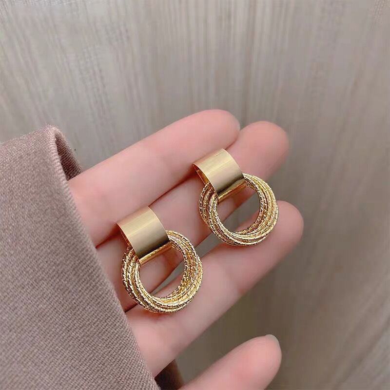 1 Pair Casual Simple Style Circle Plating Alloy Gold Plated Drop Earrings display picture 3
