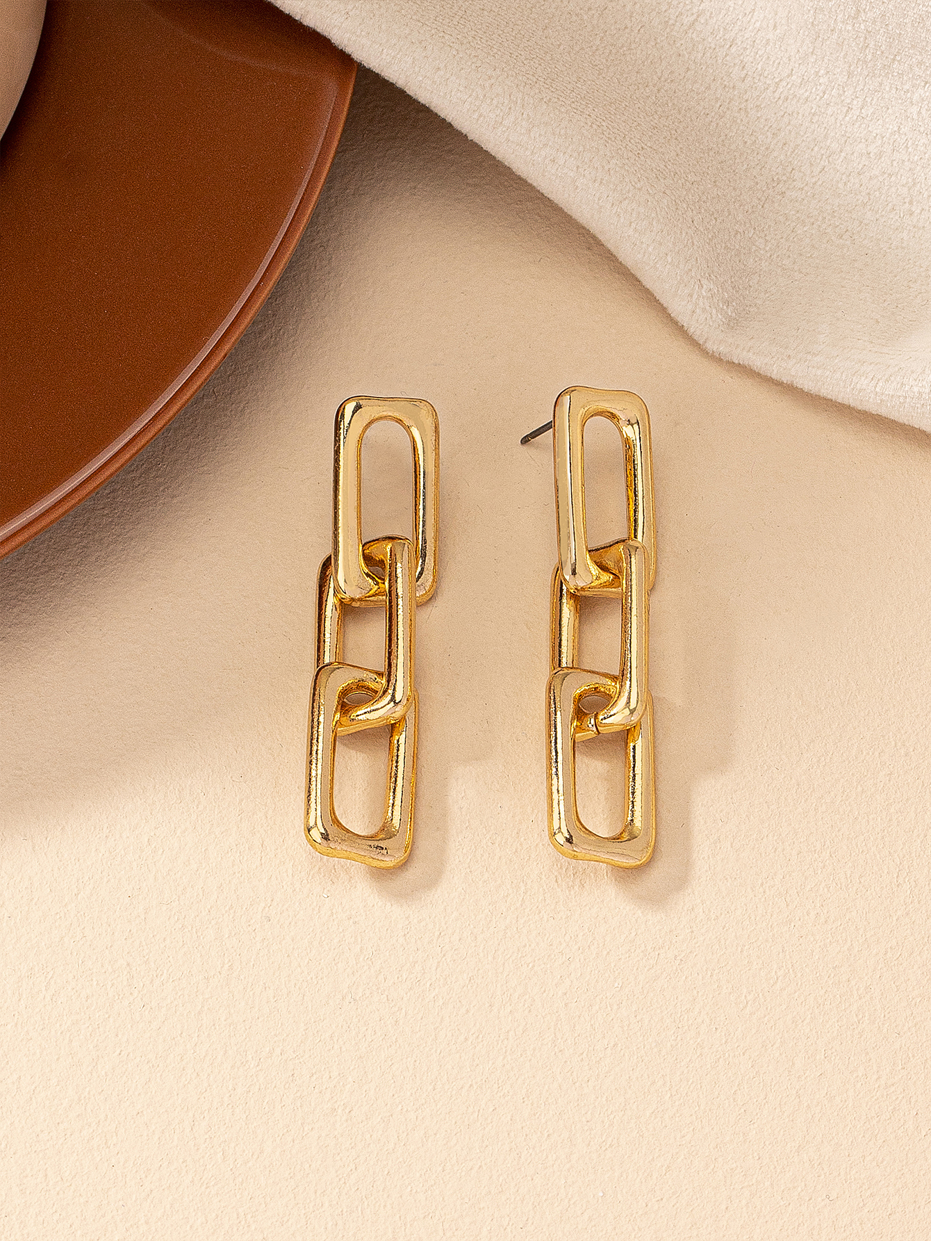 1 Pair Simple Style Solid Color Metal Drop Earrings display picture 1