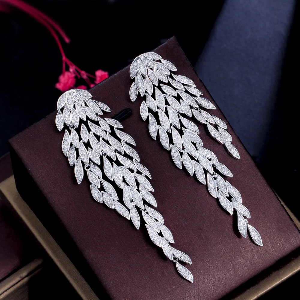 1 Pair Casual Wedding Romantic Leaves Tassel Plating Inlay Copper Zircon Drop Earrings display picture 6