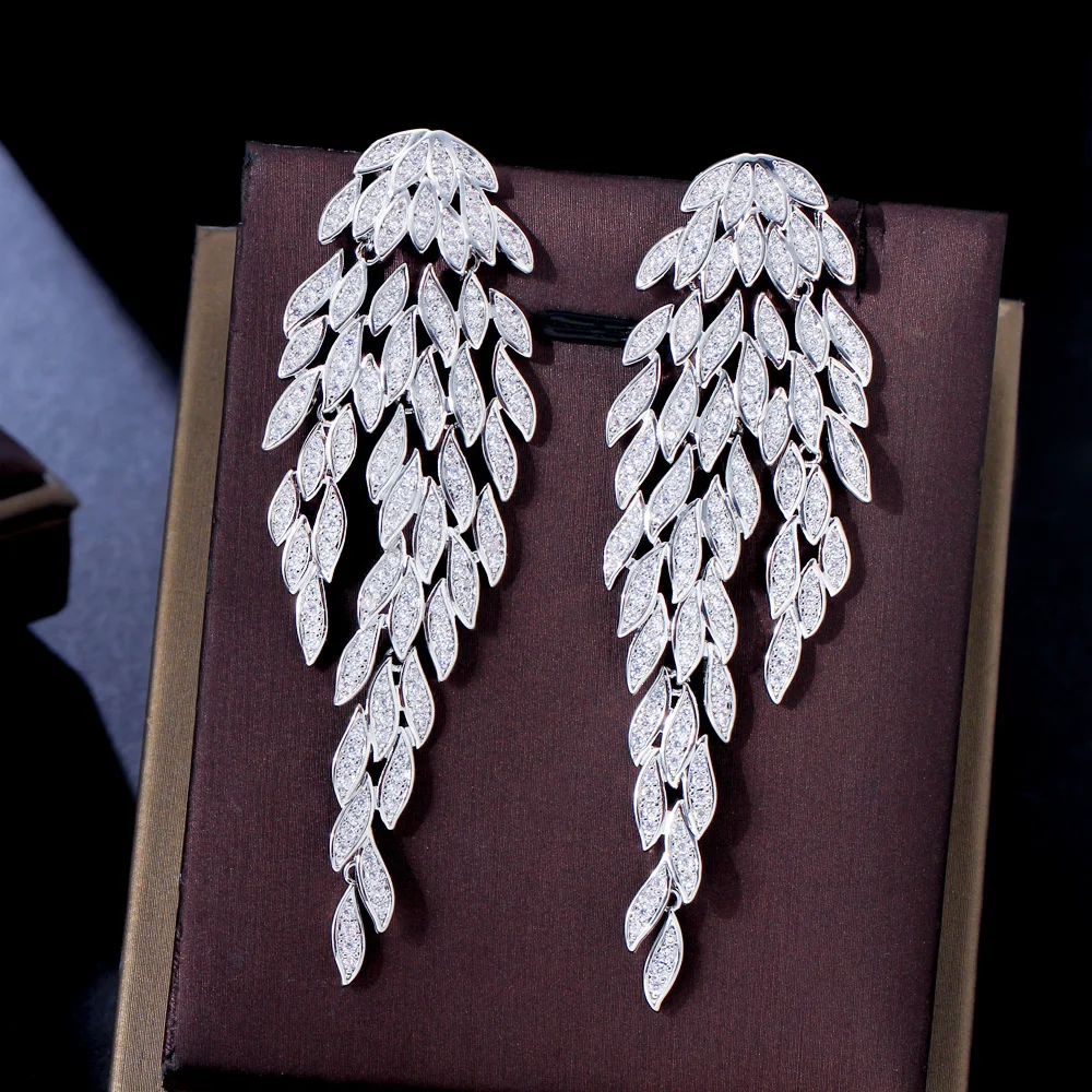 1 Pair Casual Wedding Romantic Leaves Tassel Plating Inlay Copper Zircon Drop Earrings display picture 4