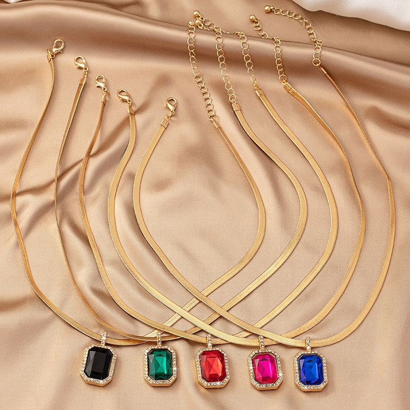 Rétro Style Classique Rectangle Alliage Placage Incruster Gemme Strass Femmes Pendentif display picture 1