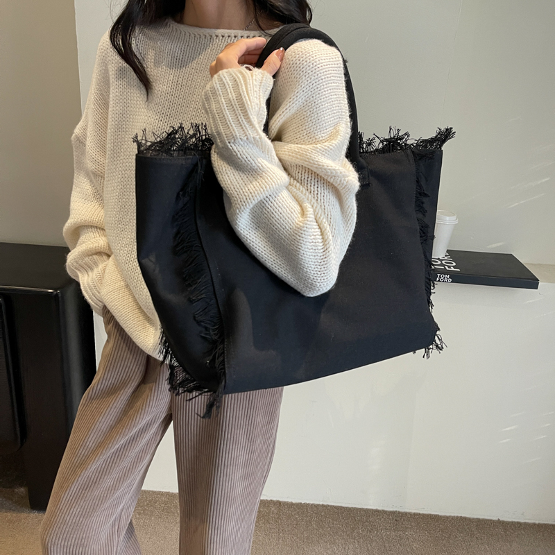 Women's Canvas Solid Color Basic Streetwear Sewing Thread Square Open Shoulder Bag Square Bag Underarm Bag display picture 3