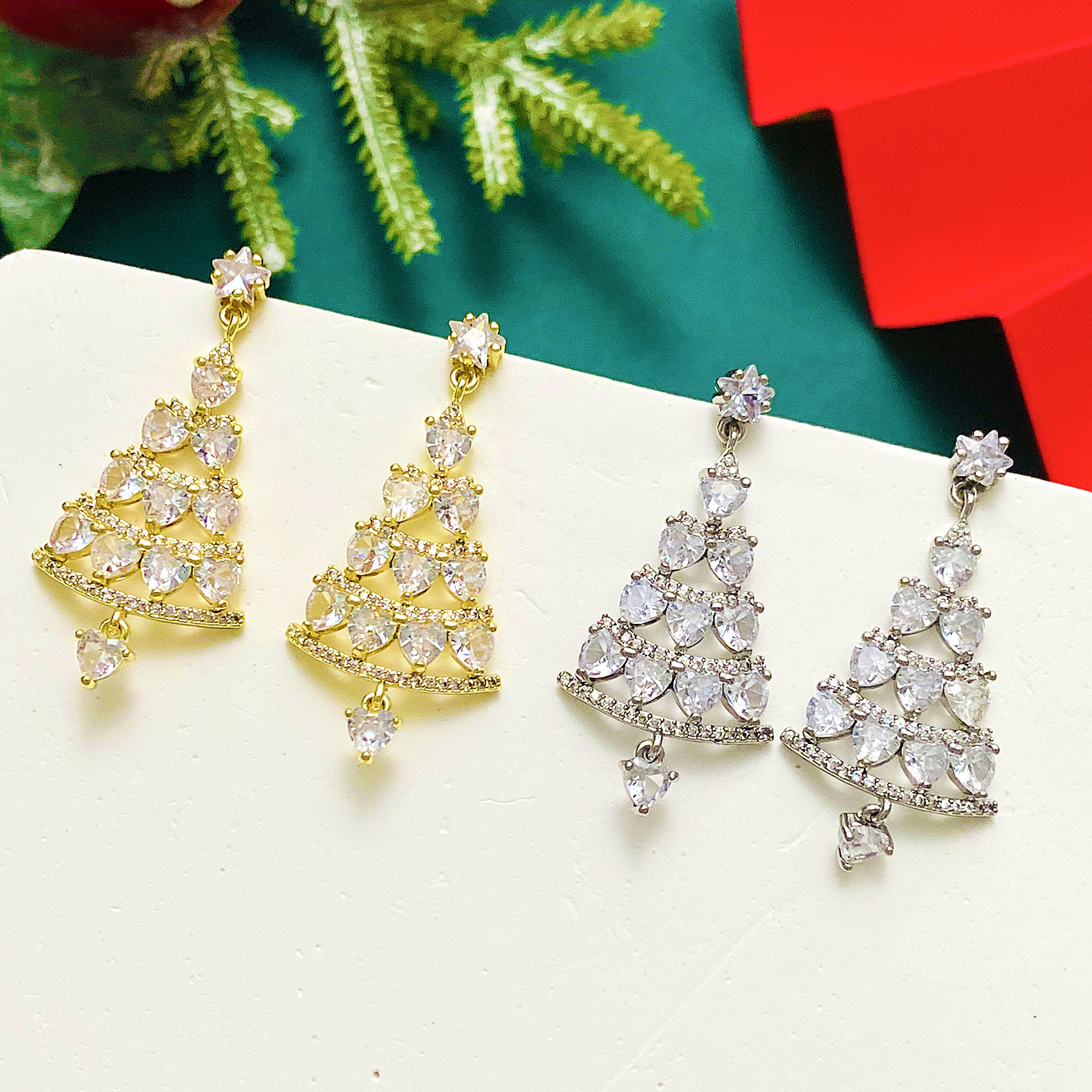 1 Pair Simple Style Christmas Tree Plating Inlay Alloy Copper Zircon Drop Earrings display picture 1