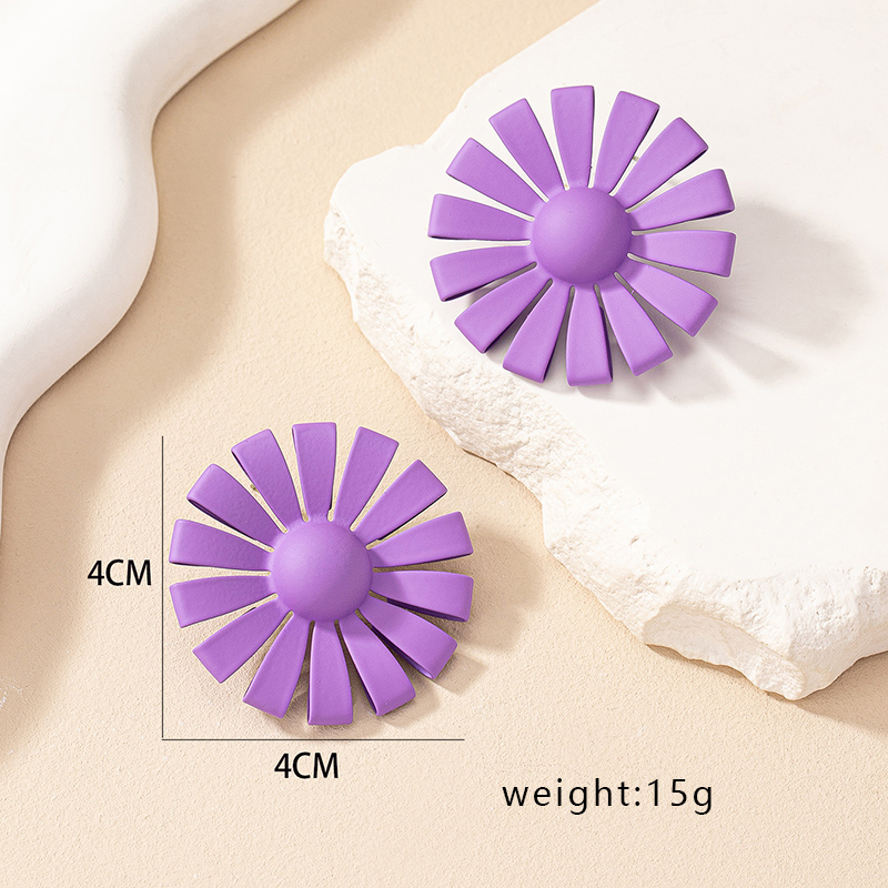 1 Pair Simple Style Flower Spray Paint Alloy Ear Studs display picture 5