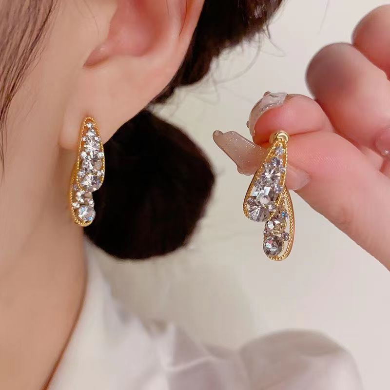 1 Pair Casual Elegant Romantic Water Droplets Inlay Alloy Aluminium Alloy Rhinestones Drop Earrings display picture 2
