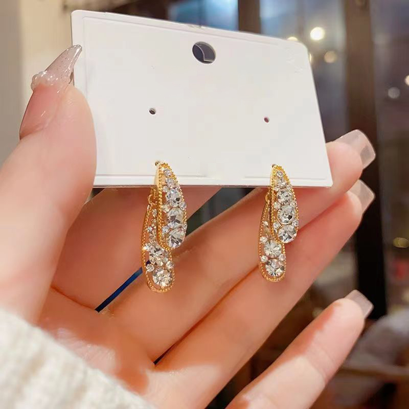 1 Pair Casual Elegant Romantic Water Droplets Inlay Alloy Aluminium Alloy Rhinestones Drop Earrings display picture 4