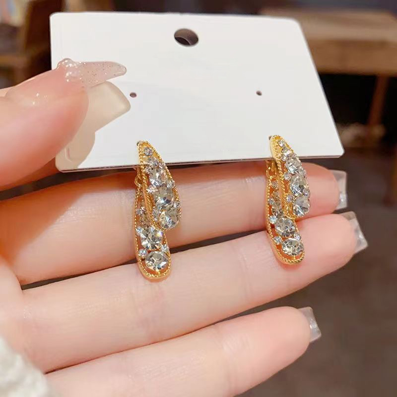 1 Pair Casual Elegant Romantic Water Droplets Inlay Alloy Aluminium Alloy Rhinestones Drop Earrings display picture 3