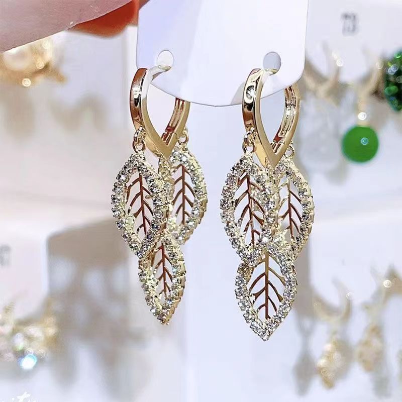 1 Pair Elegant Leaf Inlay Alloy Artificial Crystal Rhinestones Drop Earrings display picture 5