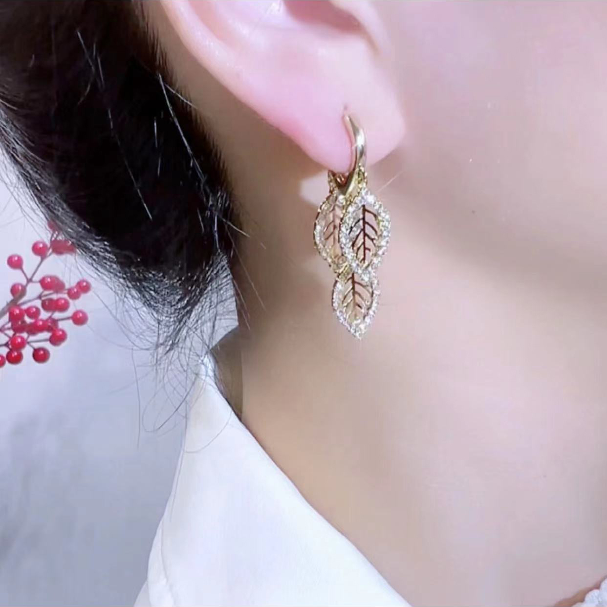 1 Pair Elegant Leaf Inlay Alloy Artificial Crystal Rhinestones Drop Earrings display picture 6