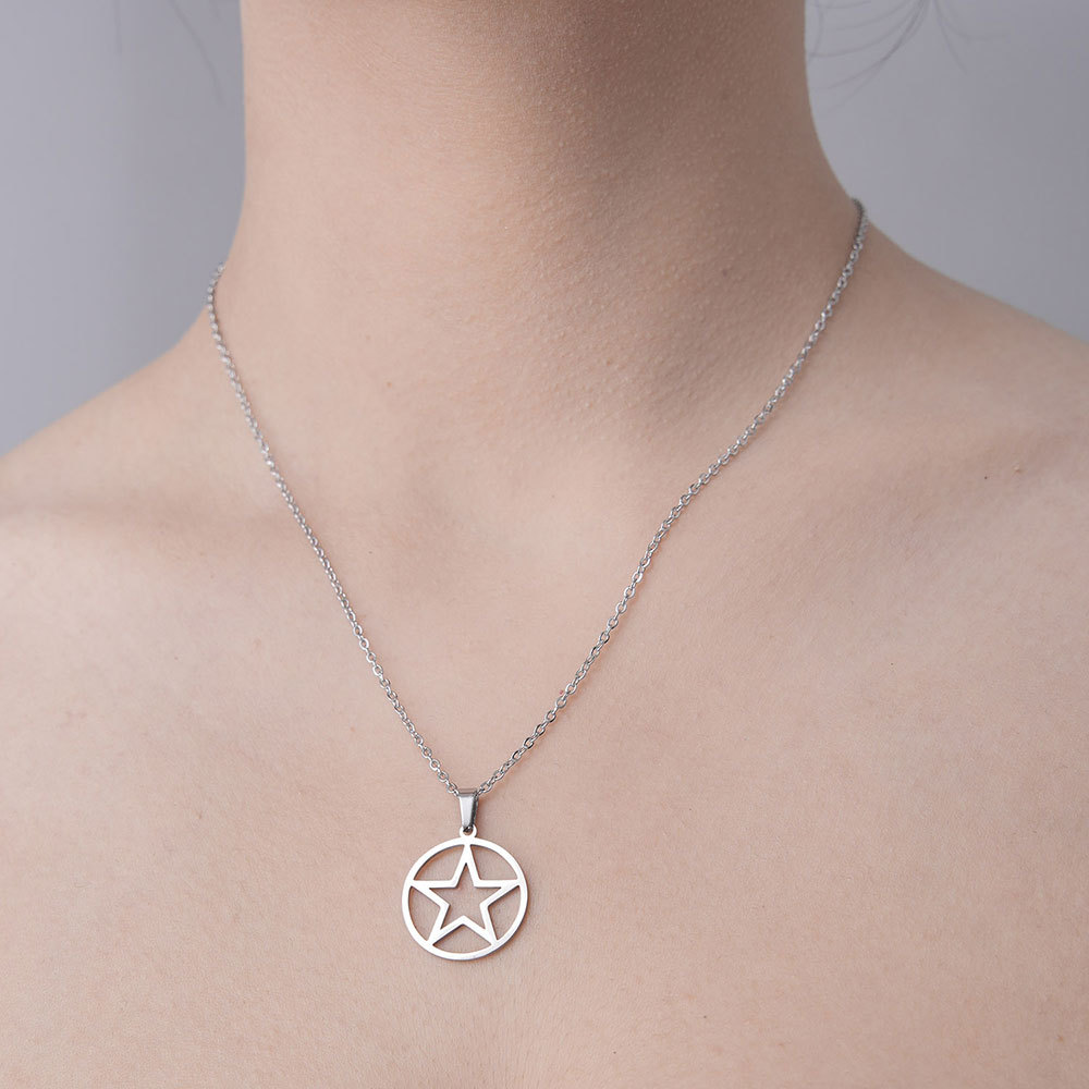 Wholesale Simple Style Circle Star Stainless Steel Titanium Steel Polishing Plating Pendant Necklace display picture 3