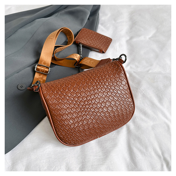 Women's Pu Leather Solid Color Streetwear Oval Zipper Shoulder Bag Box Bag display picture 13