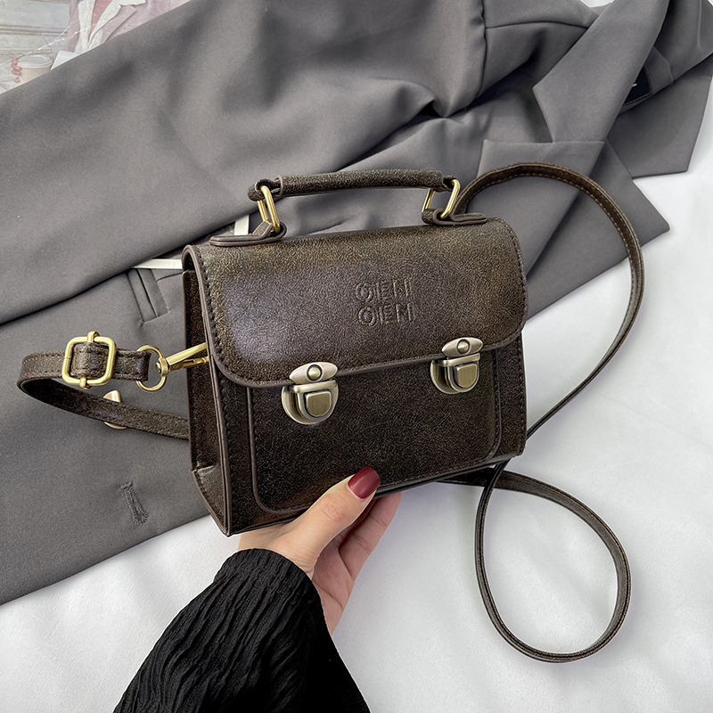 Women's Pu Leather Solid Color Basic Vintage Style Sewing Thread Square Lock Clasp Shoulder Bag Handbag Square Bag display picture 3