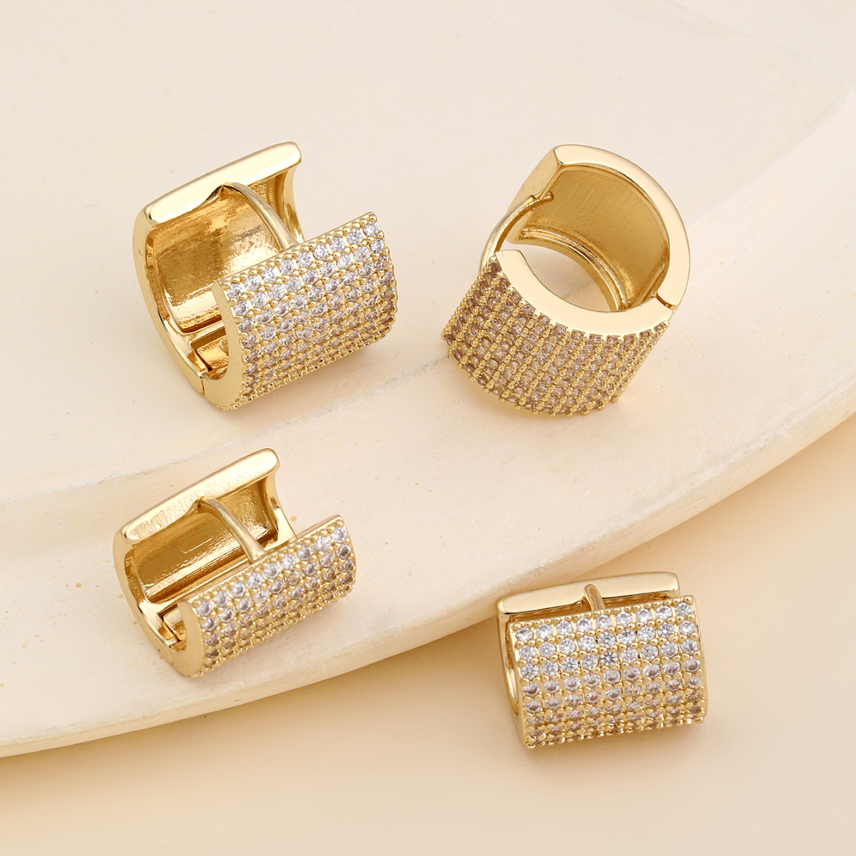 1 Pair Luxurious C Shape Plating Inlay Copper Zircon 18k Gold Plated 24k Gold Plated Earrings display picture 4