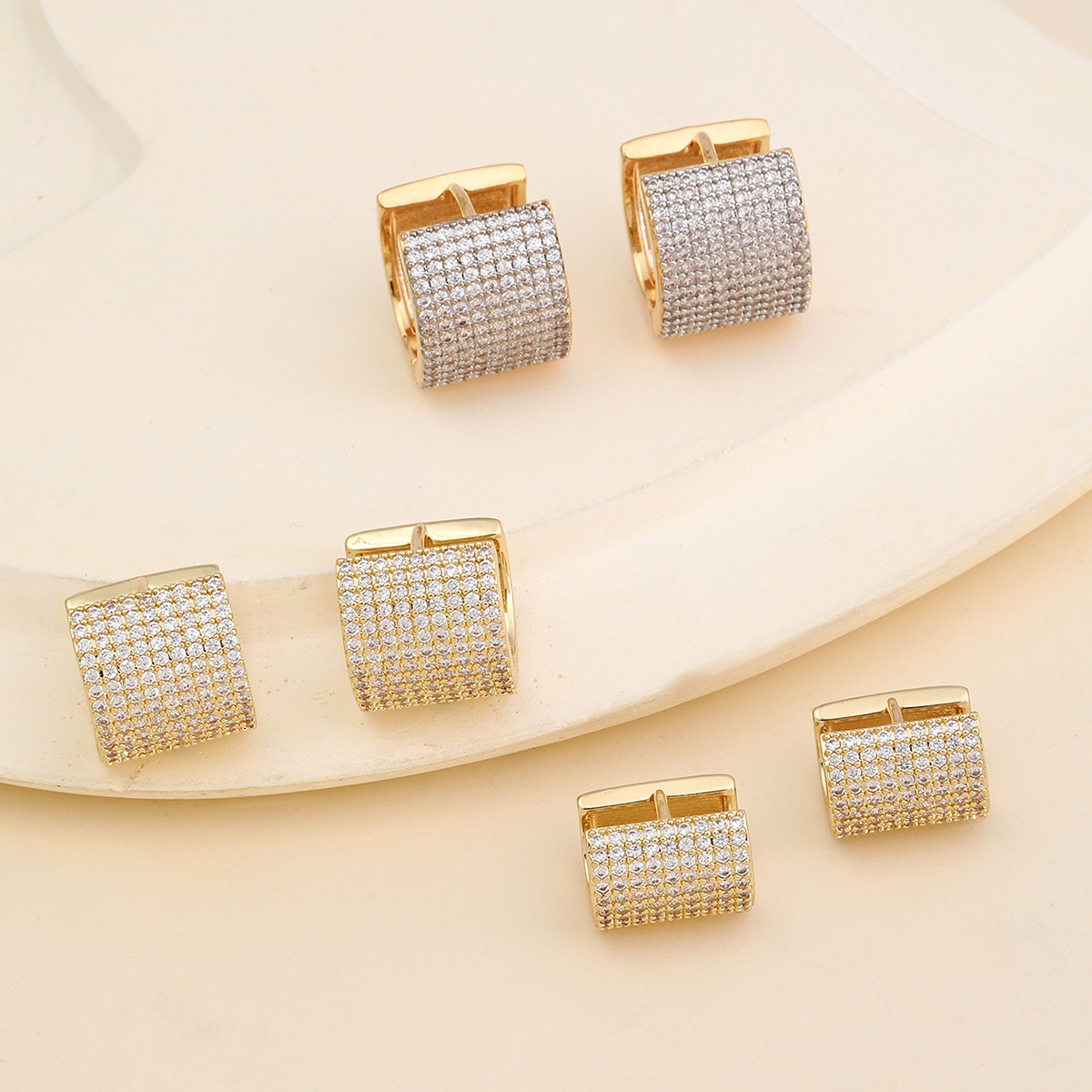 1 Pair Luxurious C Shape Plating Inlay Copper Zircon 18k Gold Plated 24k Gold Plated Earrings display picture 5