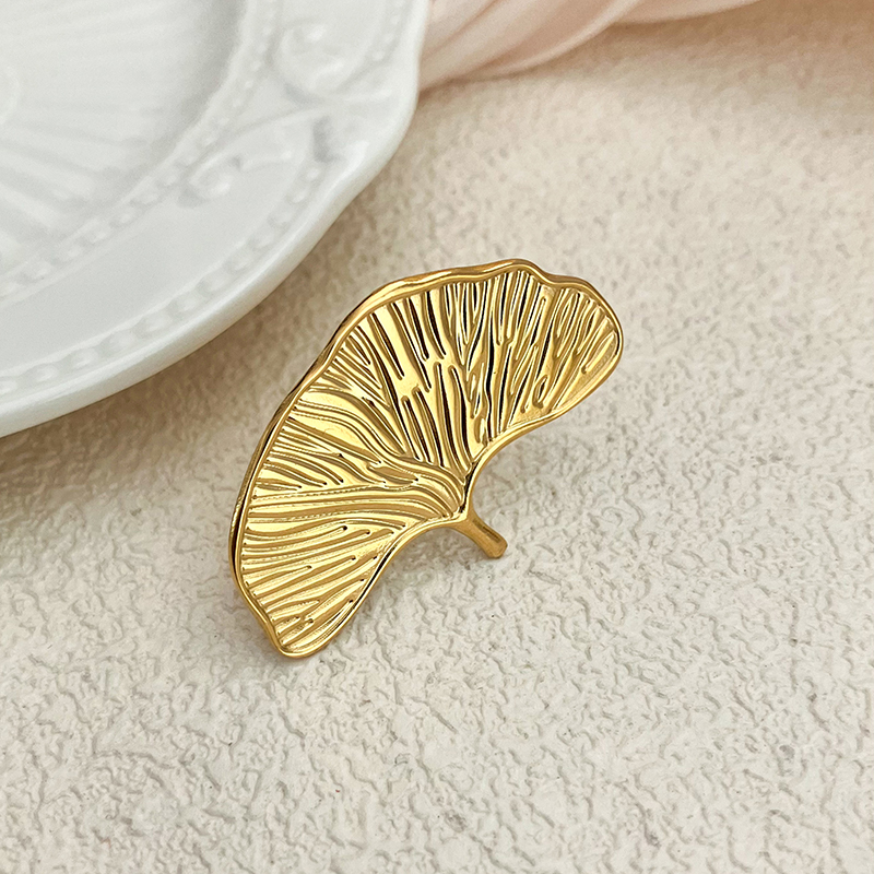 Classical Vintage Style Artistic Ginkgo Leaf Stainless Steel Plating Gold Plated Open Rings display picture 2