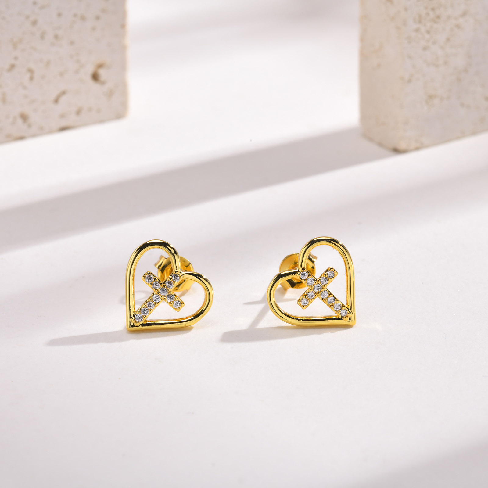 1 Pair Simple Style Animal Star Heart Shape Plating Inlay Copper Alloy Diamond Ear Studs display picture 22