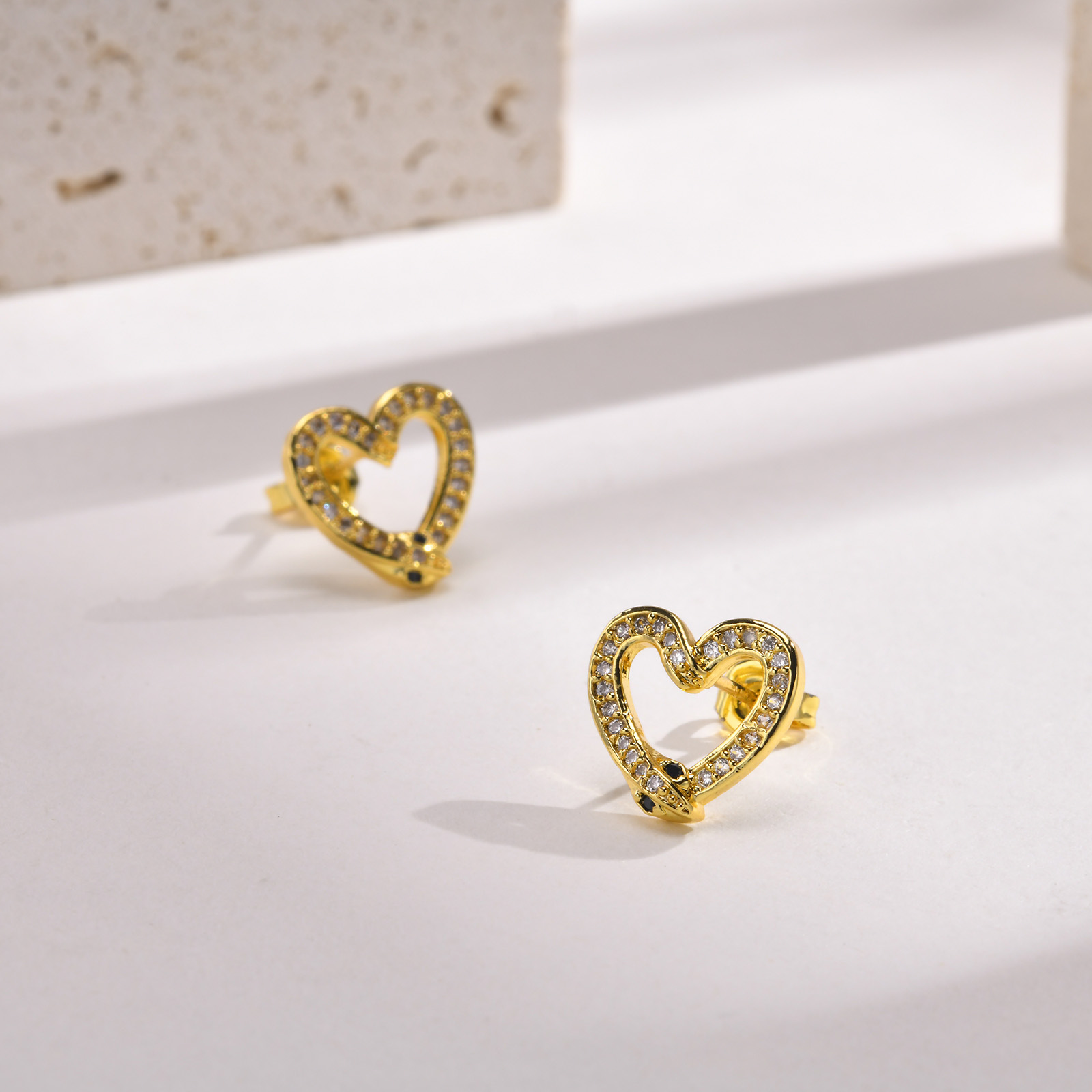 1 Pair Simple Style Animal Star Heart Shape Plating Inlay Copper Alloy Diamond Ear Studs display picture 27
