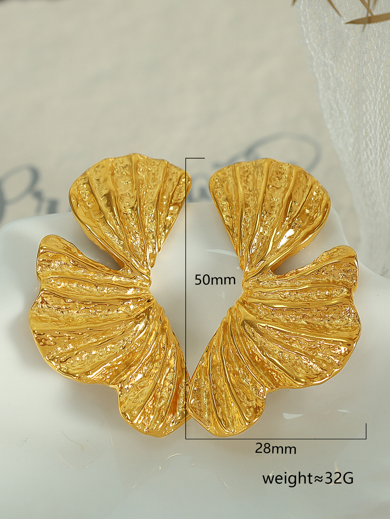 1 Pair Glam Exaggerated Leaves Plating Titanium Steel 18k Gold Plated Drop Earrings display picture 3