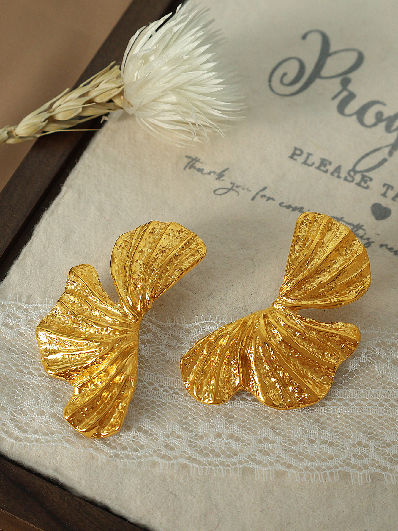 1 Pair Glam Exaggerated Leaves Plating Titanium Steel 18k Gold Plated Drop Earrings display picture 6