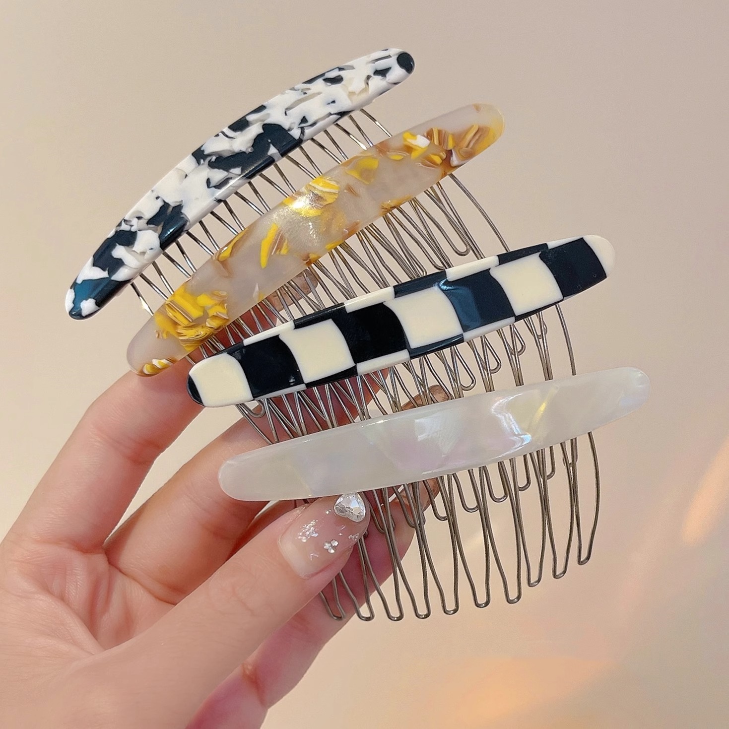 Women's Simple Style Geometric Alloy Insert Comb display picture 5