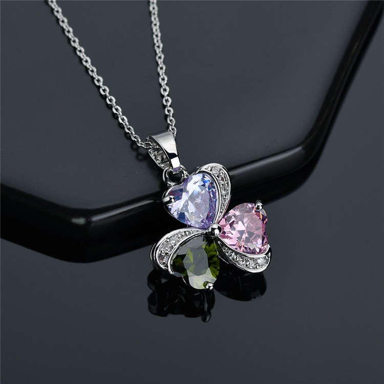 Glam Shamrock Heart Shape Copper Alloy Plating Inlay Artificial Crystal Zircon White Gold Plated Women's Pendant Necklace display picture 2