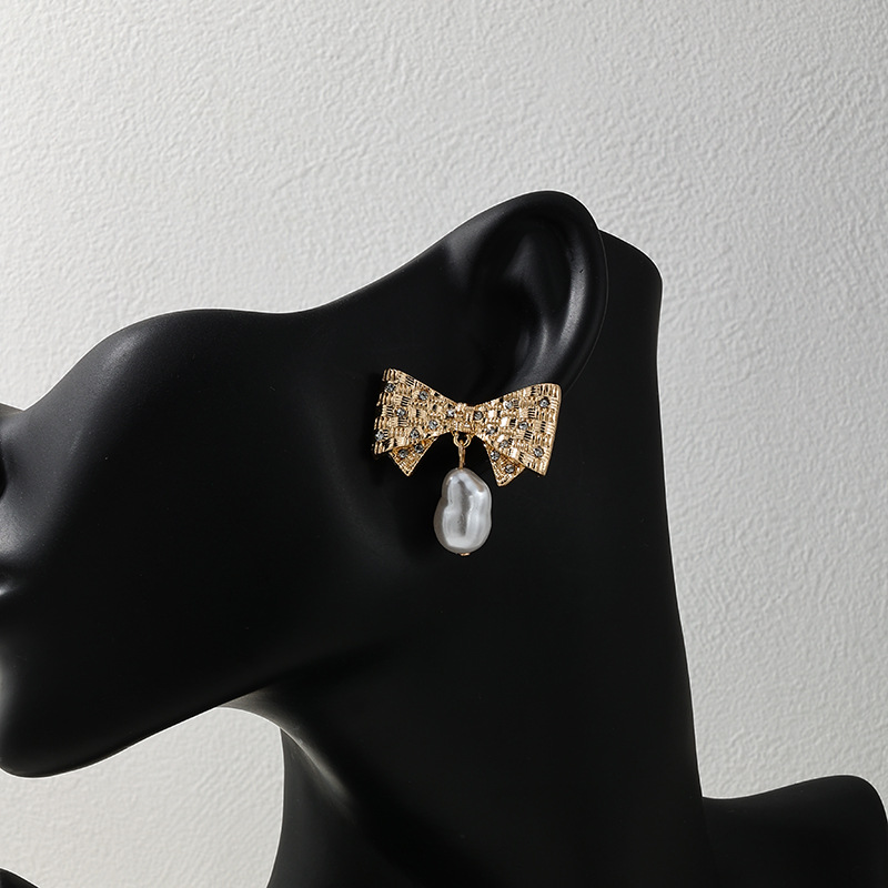 1 Pair Glam Bow Knot Plating Inlay Alloy Artificial Pearls Rhinestones Drop Earrings display picture 2