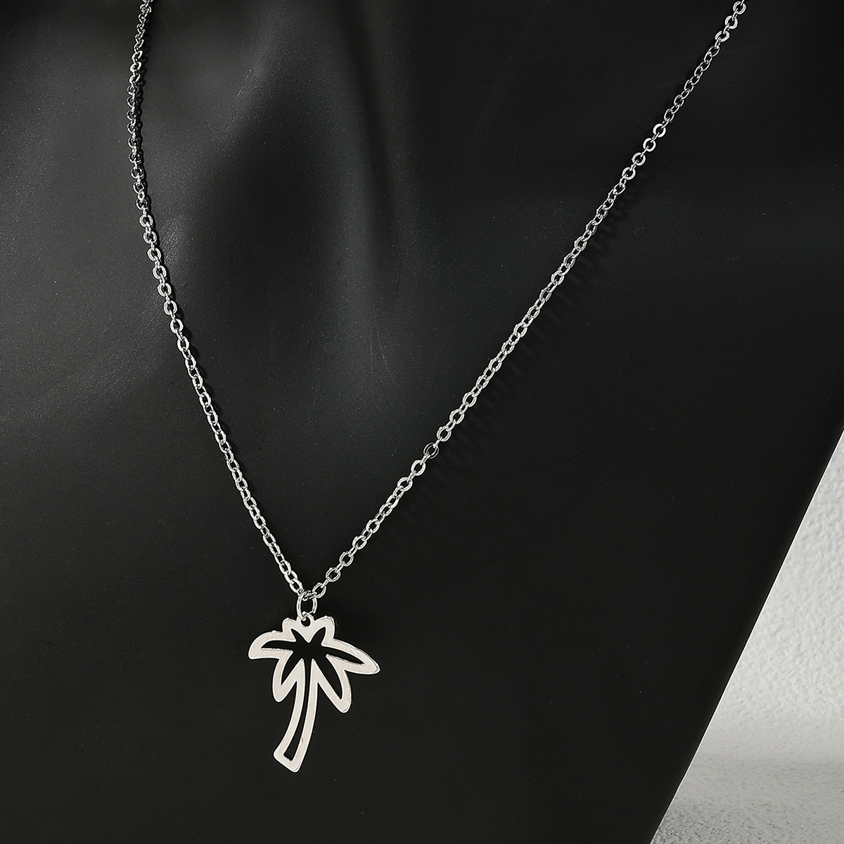 Ig Style Sweet Simple Style Coconut Tree Alloy Hollow Out Women's Pendant Necklace display picture 8