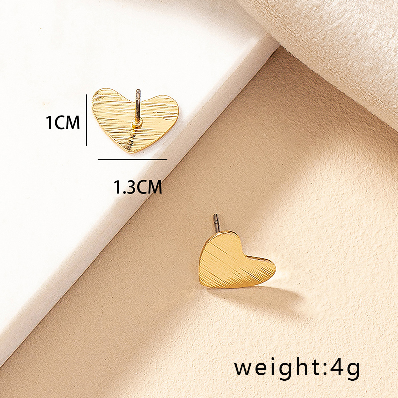 1 Pair Simple Style Heart Shape Plating Alloy Gold Plated Ear Studs display picture 7