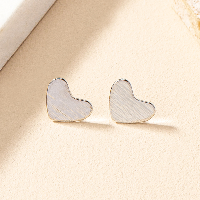 1 Pair Simple Style Heart Shape Plating Alloy Gold Plated Ear Studs display picture 6