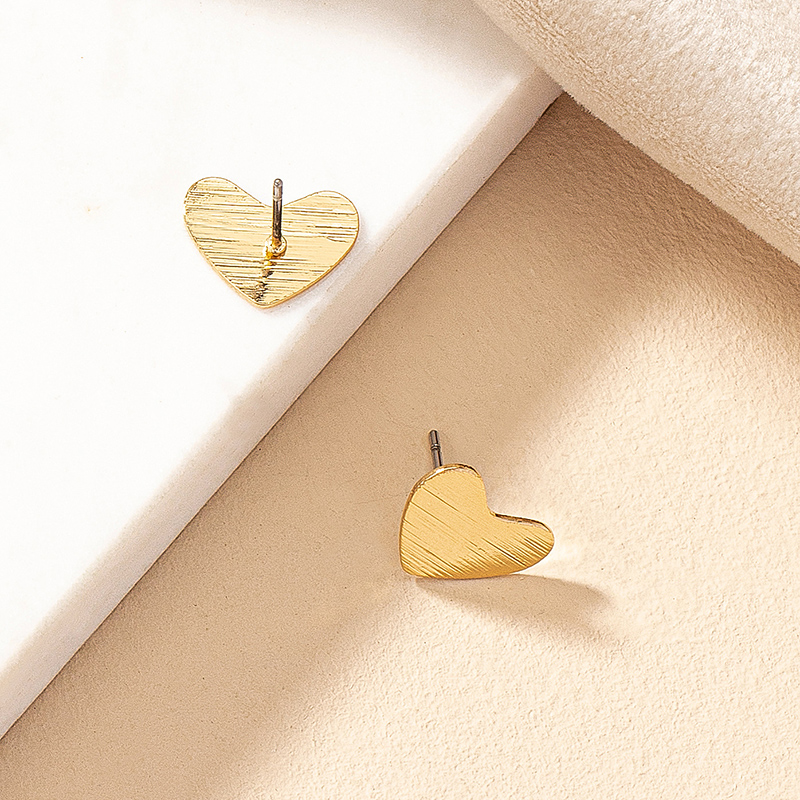 1 Pair Simple Style Heart Shape Plating Alloy Gold Plated Ear Studs display picture 11