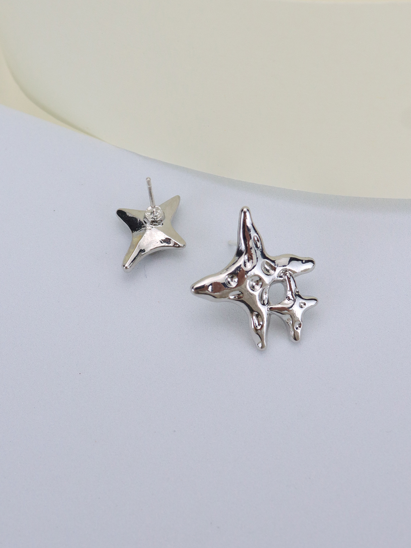 1 Pair Simple Style Star Heart Shape Bow Knot Plating Inlay Alloy Rhinestone Acrylic Gem Resin White Gold Plated Earrings display picture 28