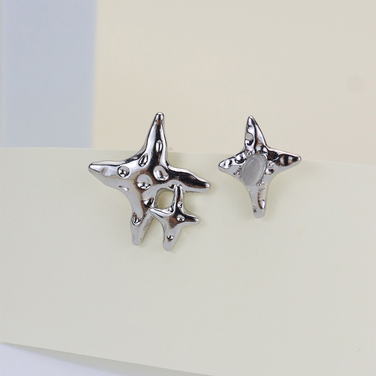 1 Pair Simple Style Star Heart Shape Bow Knot Plating Inlay Alloy Rhinestone Acrylic Gem Resin White Gold Plated Earrings display picture 27