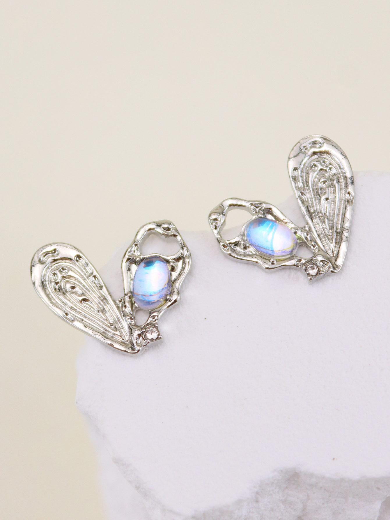 1 Pair Simple Style Star Heart Shape Bow Knot Plating Inlay Alloy Rhinestone Acrylic Gem Resin White Gold Plated Earrings display picture 42