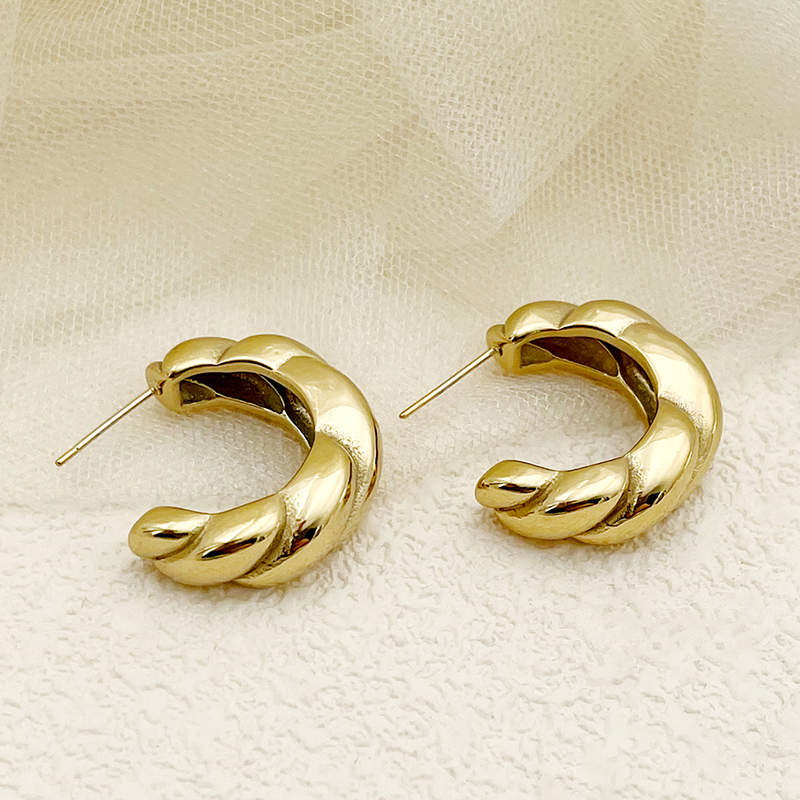 1 Pair Modern Style Simple Style Commute C Shape Twist Plating Stainless Steel Gold Plated Ear Studs display picture 1