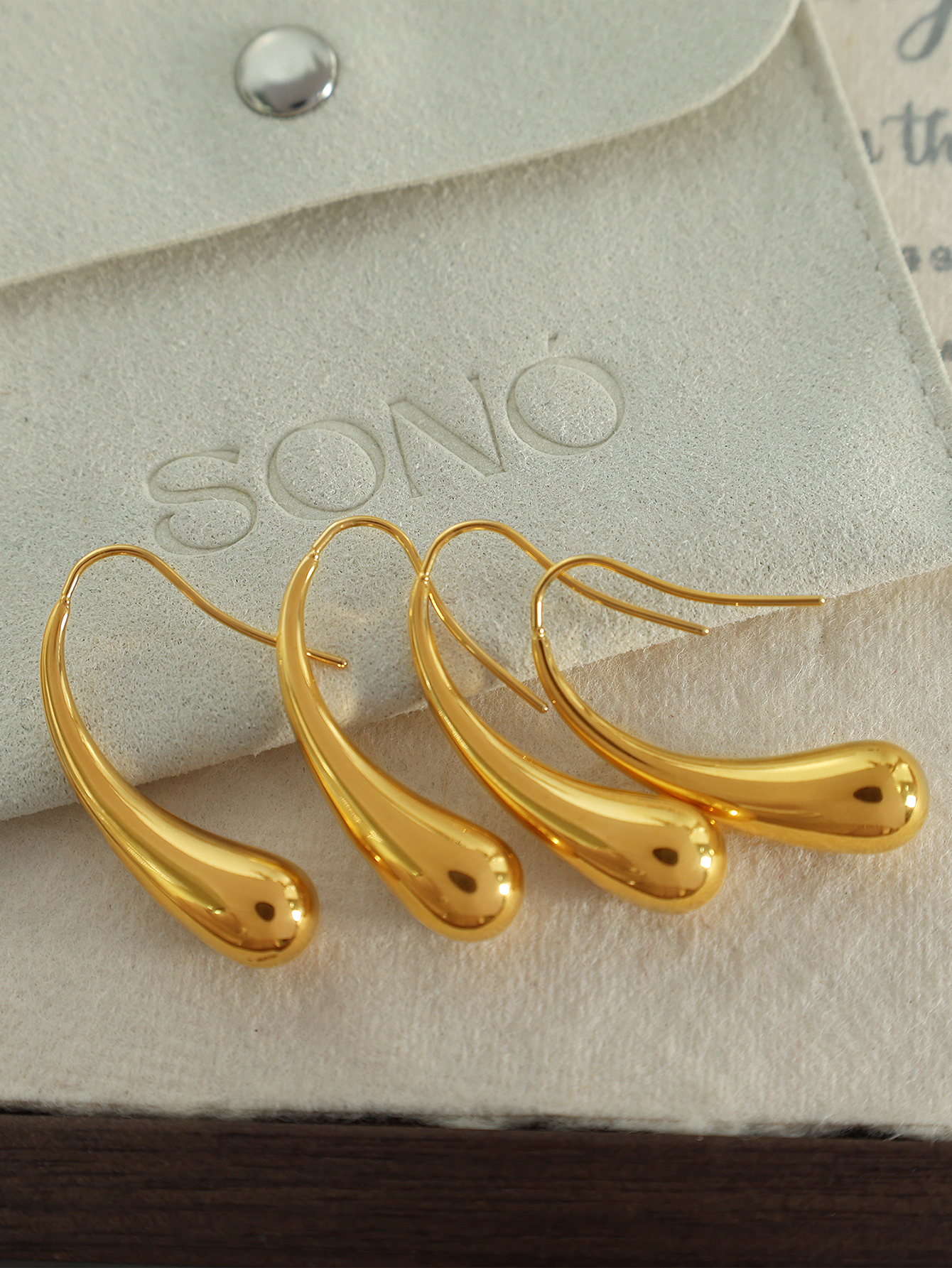 1 Pair Elegant Simple Style Water Droplets Plating Titanium Steel 18k Gold Plated Drop Earrings display picture 6