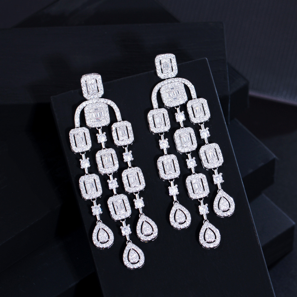 1 Pair Luxurious Shiny Round Square Water Droplets Tassel Plating Inlay Copper Zircon Rhodium Plated Silver Plated Drop Earrings display picture 4