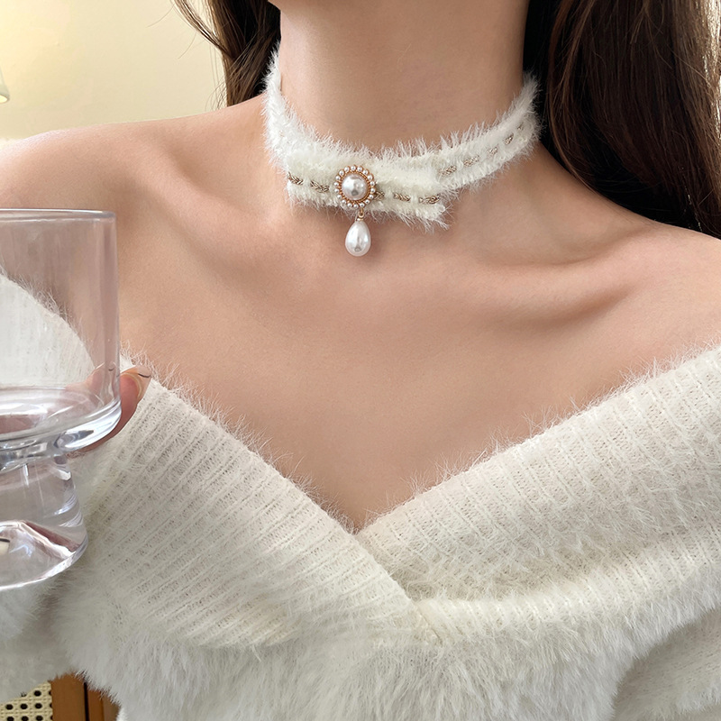Princess Sweet Bow Knot Plush Inlay Artificial Pearls Gold Plated Women's Choker display picture 4