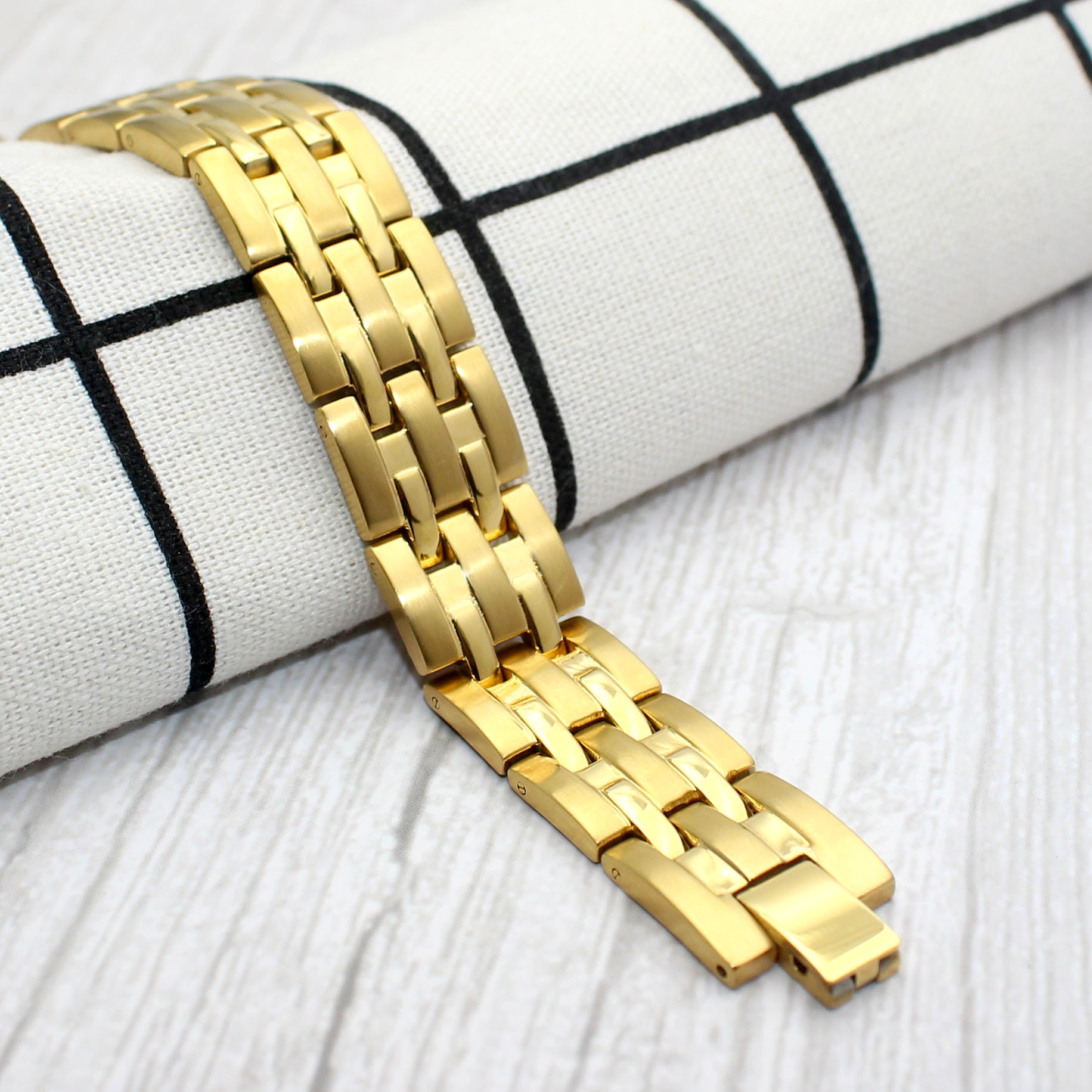 Simple Style Geometric Titanium Steel Plating Bracelets display picture 3