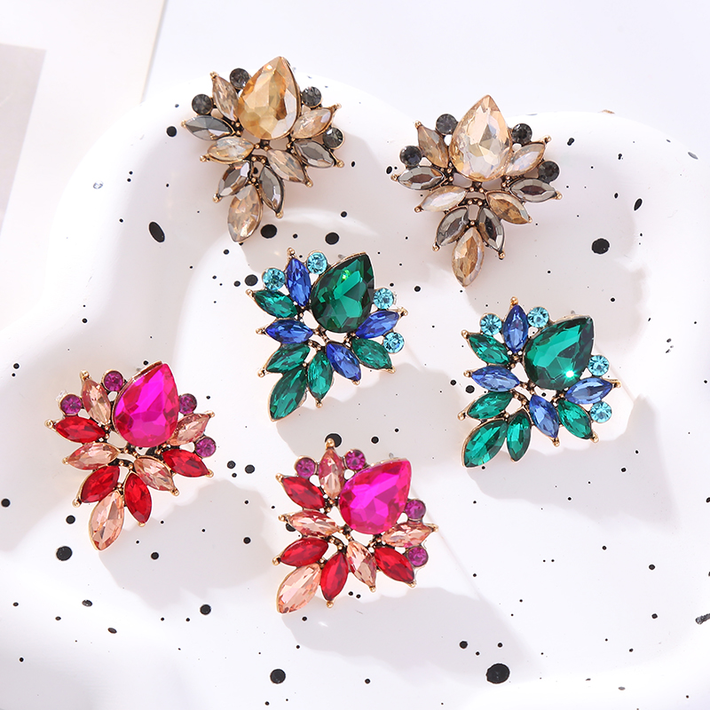 1 Pair Elegant Classic Style Flower Inlay Glass Rhinestones Ear Studs display picture 2