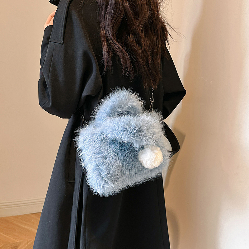 Women's Plush Solid Color Cute Classic Style Streetwear Fluff Ball Sewing Thread Chain Square Magnetic Buckle Handbag display picture 15