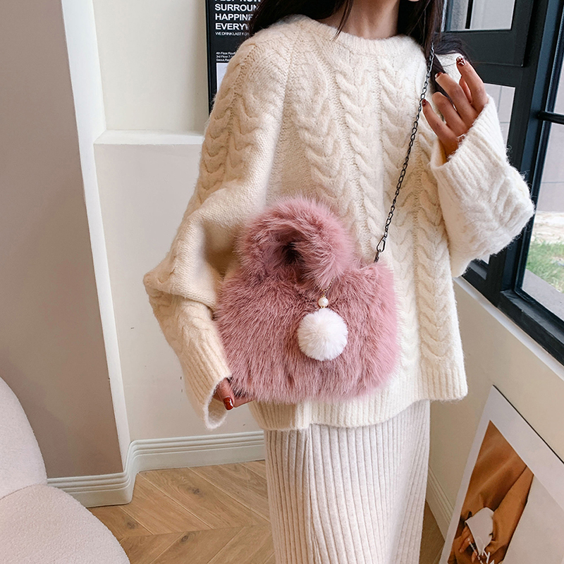 Women's Plush Solid Color Cute Classic Style Streetwear Fluff Ball Sewing Thread Chain Square Magnetic Buckle Handbag display picture 9